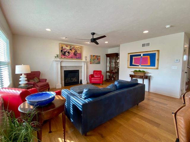 718 Cole Lane, Mahomet, IL 61853