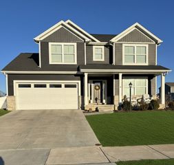 718 Cole Lane, Mahomet, IL 61853