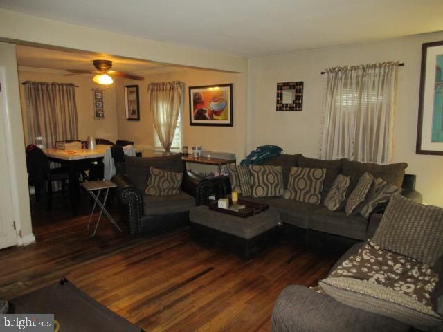 281 BARNSLEY AVE, Morrisville, PA 19067