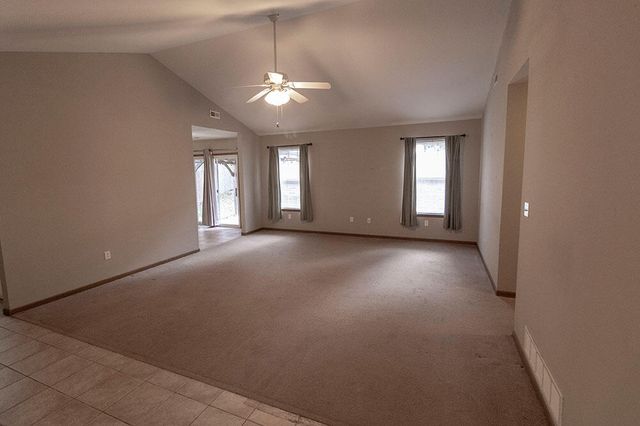 1606 TYPHOON DR, Columbia, MO 65202