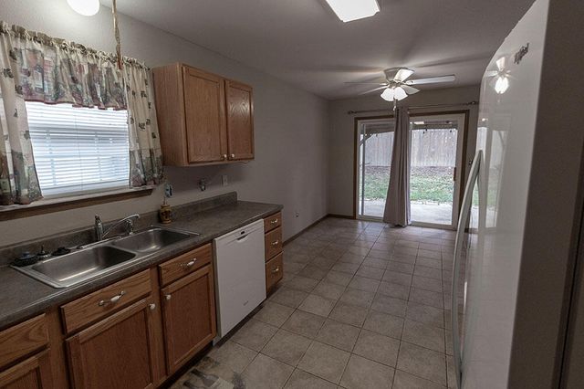 1606 TYPHOON DR, Columbia, MO 65202