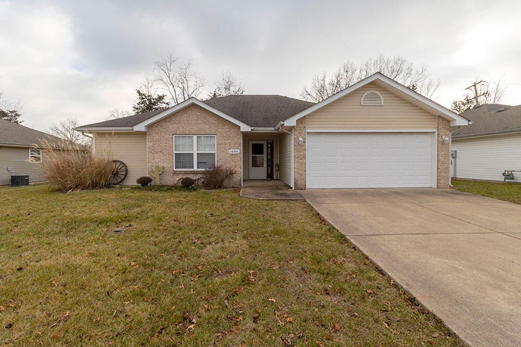 1606 TYPHOON DR, Columbia, MO 65202