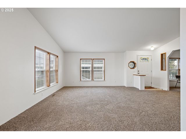 1699 N TERRY St 152, Eugene, OR 97402