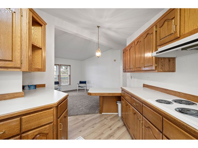 1699 N TERRY St 152, Eugene, OR 97402