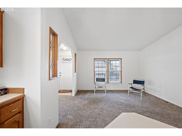 1699 N TERRY St 152, Eugene, OR 97402