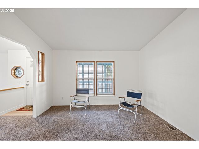 1699 N TERRY St 152, Eugene, OR 97402