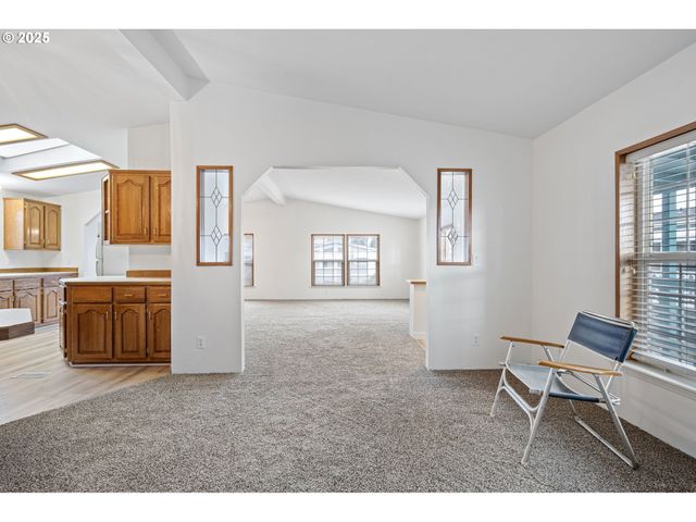 1699 N TERRY St 152, Eugene, OR 97402