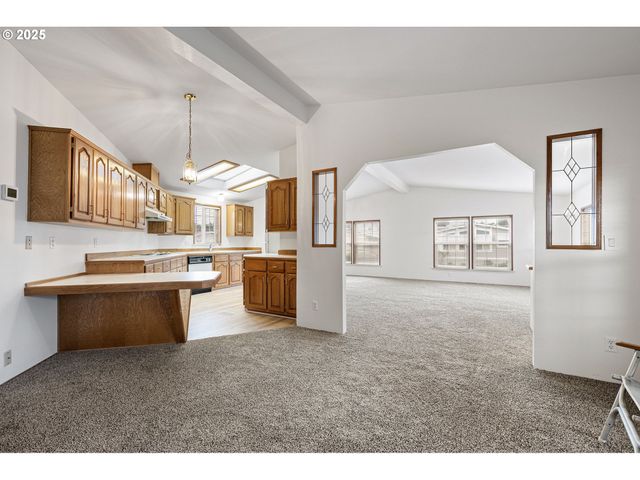 1699 N TERRY St 152, Eugene, OR 97402