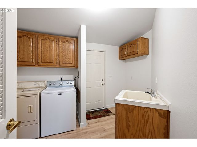 1699 N TERRY St 152, Eugene, OR 97402