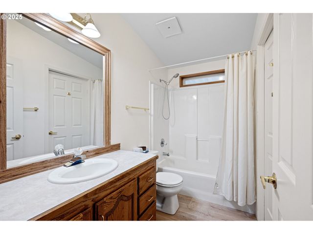 1699 N TERRY St 152, Eugene, OR 97402