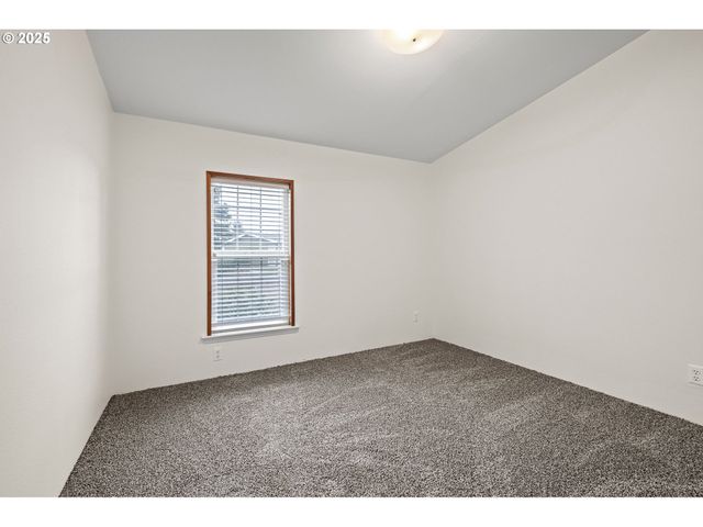 1699 N TERRY St 152, Eugene, OR 97402