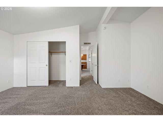 1699 N TERRY St 152, Eugene, OR 97402