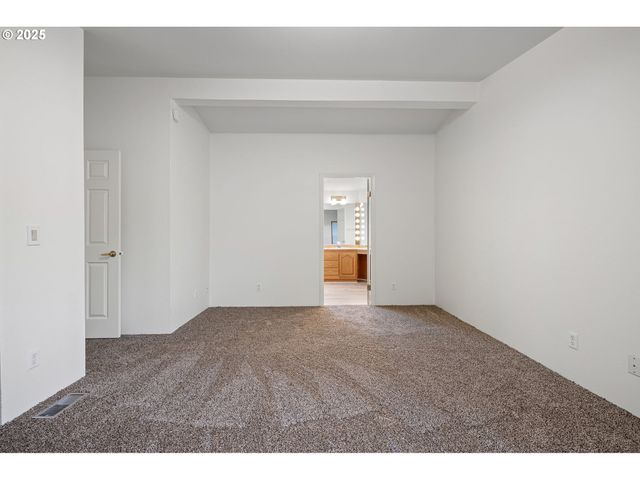 1699 N TERRY St 152, Eugene, OR 97402