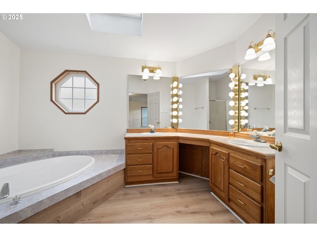 1699 N TERRY St 152, Eugene, OR 97402