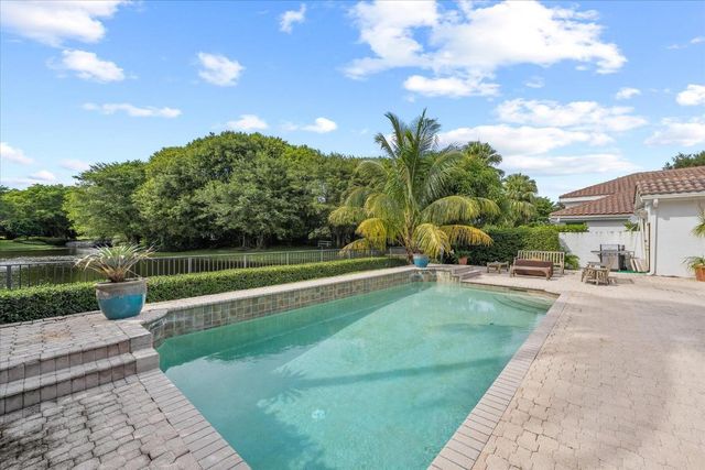 2821 Bent Cypress Road, Wellington, FL 33414