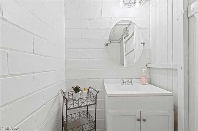 19477 Henry Road, Fairview Park, OH 44126