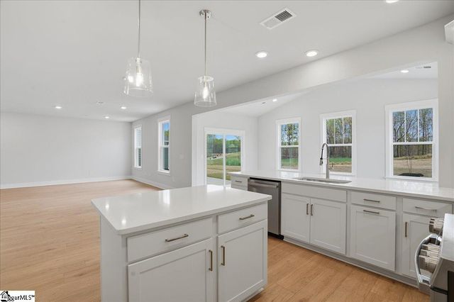 442 Amaryllis Lane, Woodruff, SC 29388