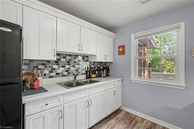 122 Redwood Bend, King, NC 27021