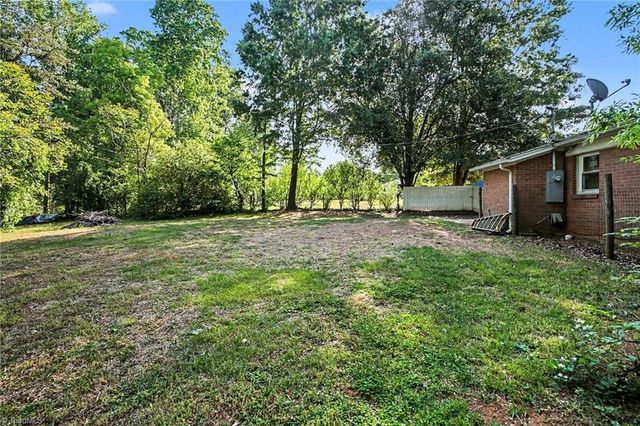 122 Redwood Bend, King, NC 27021
