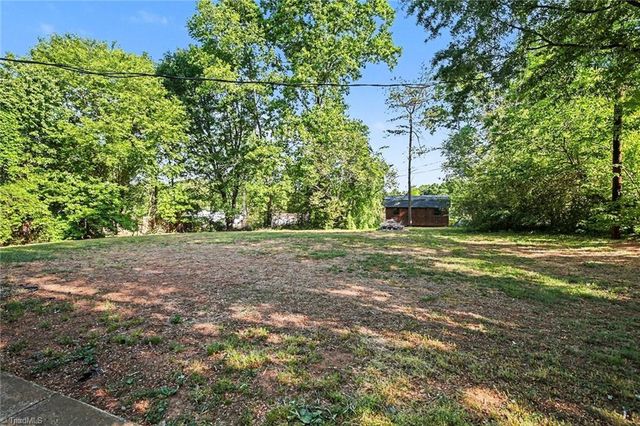 122 Redwood Bend, King, NC 27021