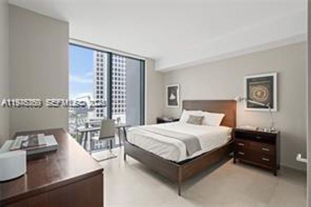 68 SE 6th St 1209, Miami, FL 33131