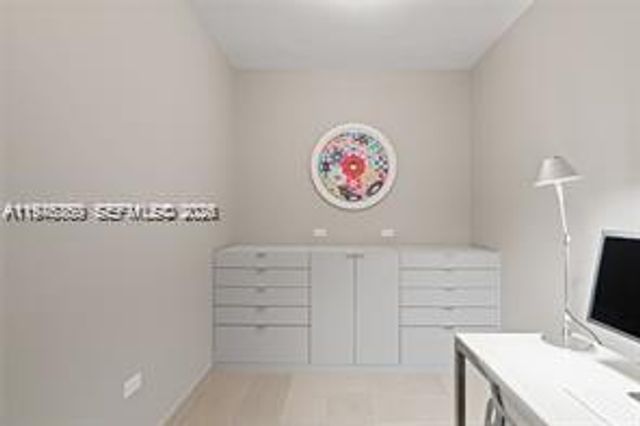 68 SE 6th St 1209, Miami, FL 33131