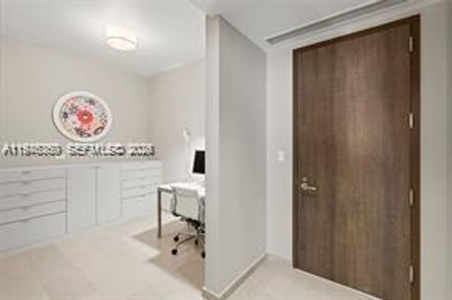 68 SE 6th St 1209, Miami, FL 33131