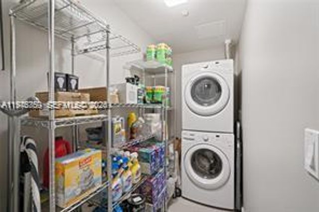 68 SE 6th St 1209, Miami, FL 33131