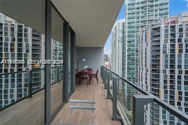 68 SE 6th St 1209, Miami, FL 33131