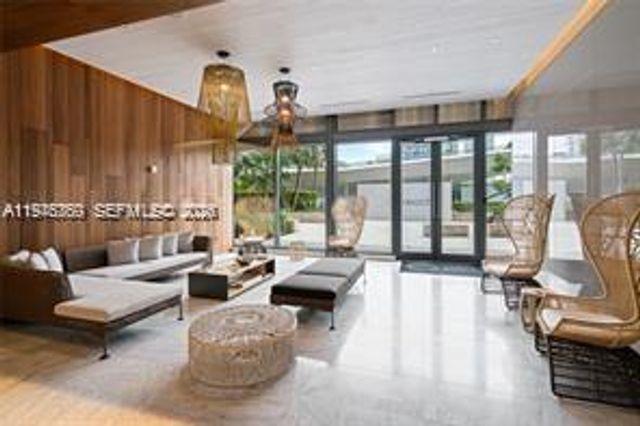 68 SE 6th St 1209, Miami, FL 33131