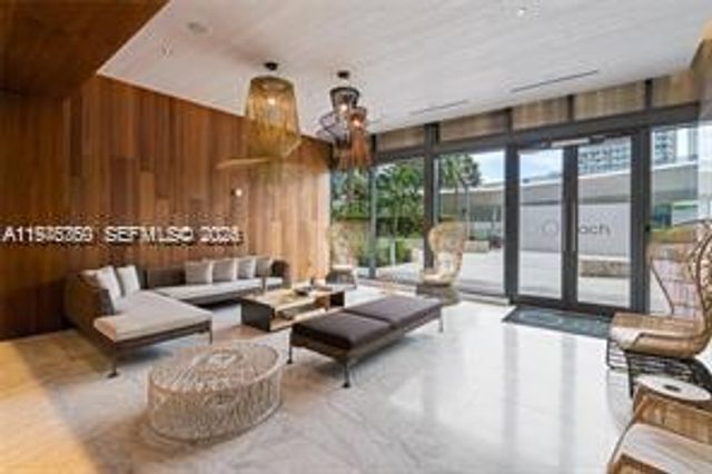 68 SE 6th St 1209, Miami, FL 33131