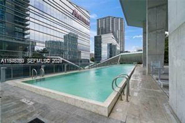 68 SE 6th St 1209, Miami, FL 33131