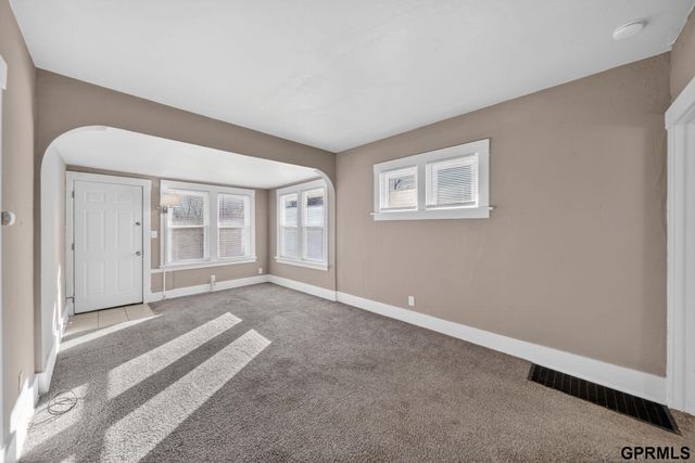 2008 N 48Th Street, Omaha, NE 68104