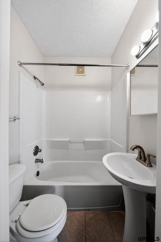 2008 N 48Th Street, Omaha, NE 68104