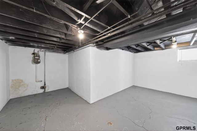 2008 N 48Th Street, Omaha, NE 68104