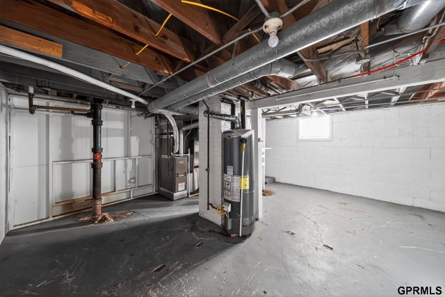 2008 N 48Th Street, Omaha, NE 68104