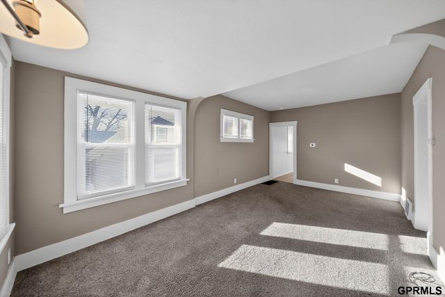 2008 N 48Th Street, Omaha, NE 68104