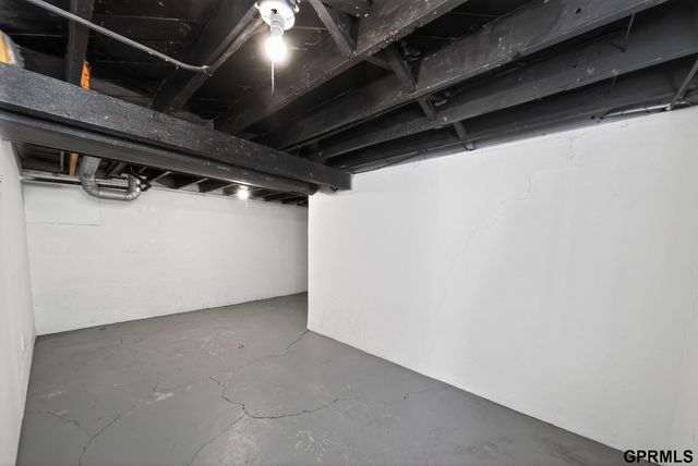 2008 N 48Th Street, Omaha, NE 68104