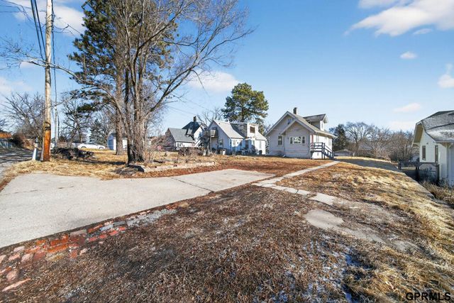 2008 N 48Th Street, Omaha, NE 68104