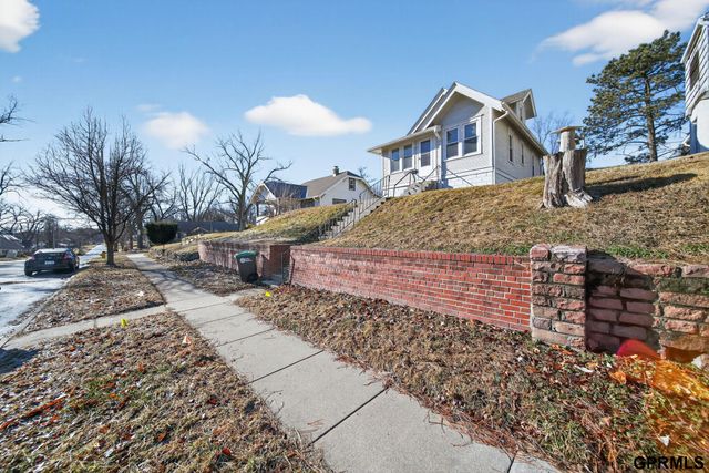 2008 N 48Th Street, Omaha, NE 68104