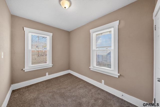 2008 N 48Th Street, Omaha, NE 68104