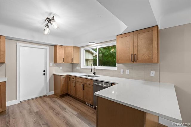 1175 South Boulevard, Troy, MI 48098
