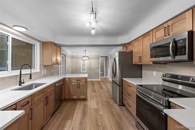 1175 South Boulevard, Troy, MI 48098