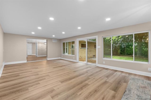 1175 South Boulevard, Troy, MI 48098