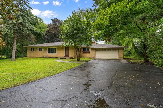 1175 South Boulevard, Troy, MI 48098