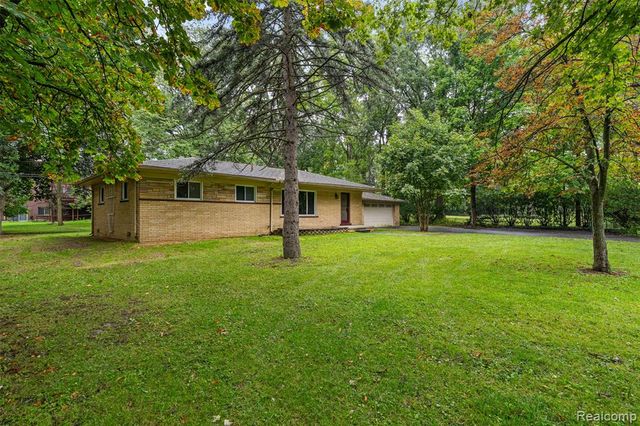 1175 South Boulevard, Troy, MI 48098