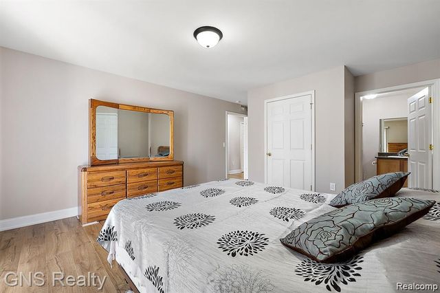 53216 Manchester Avenue, Shelby Twp, MI 48316