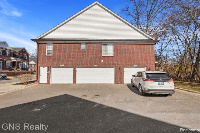 53216 Manchester Avenue, Shelby Twp, MI 48316