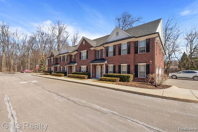 53216 Manchester Avenue, Shelby Twp, MI 48316