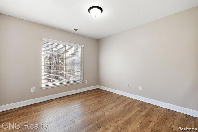 53216 Manchester Avenue, Shelby Twp, MI 48316